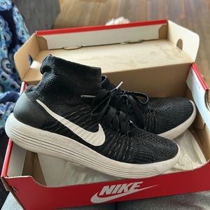 Nike flyknit lunarepic shoes